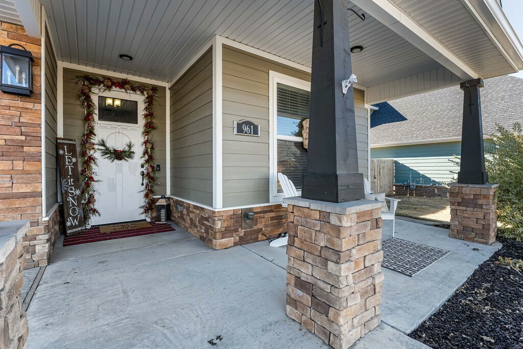 Property Photo:  961 Silver Maple Street  AR 72719 