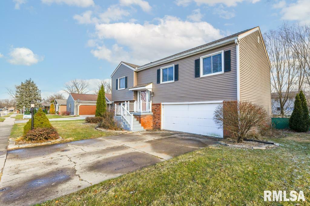 Property Photo:  123 Evergreen Avenue  IL 61550 