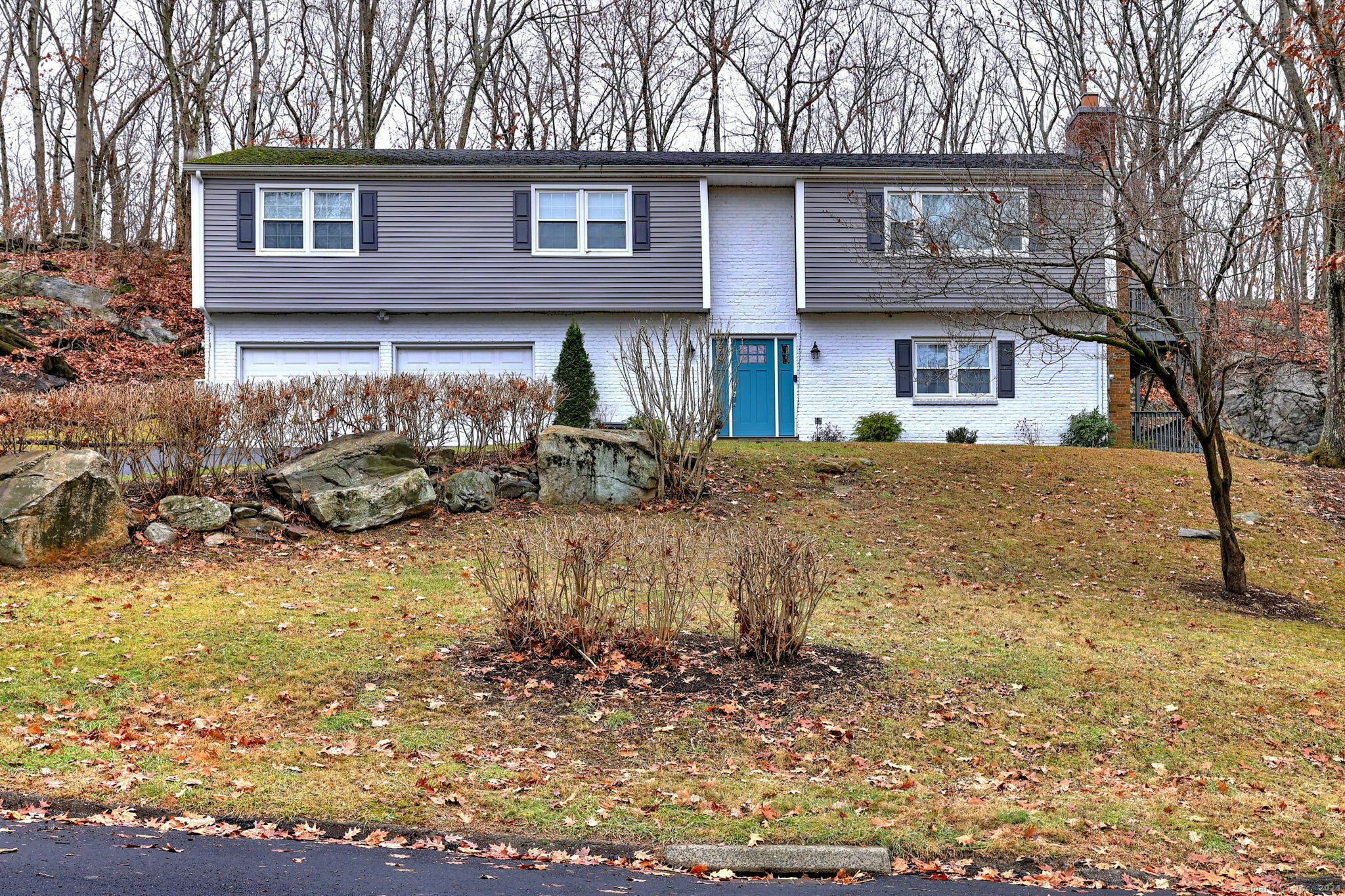 Property Photo:  826 Quarter Mile Road  CT 06477 