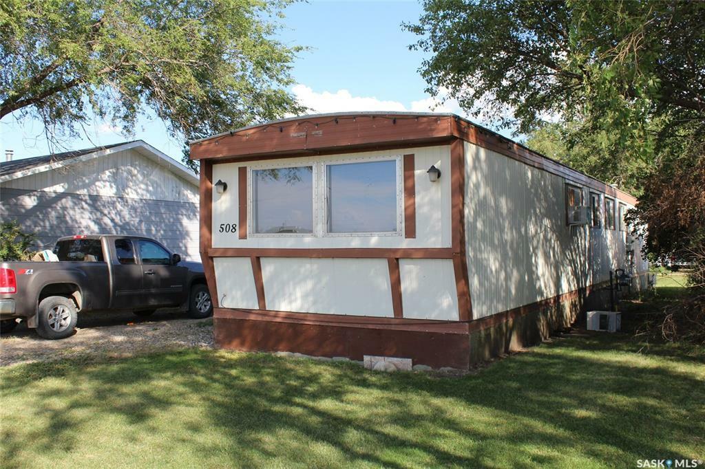 Property Photo: 508 Railway Avenue SK S0C 1N0