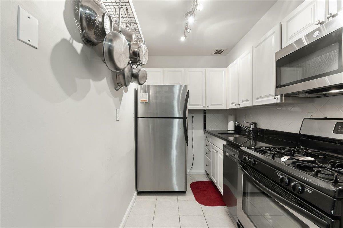 Property Photo:  505 Central Avenue 724  NY 10606 