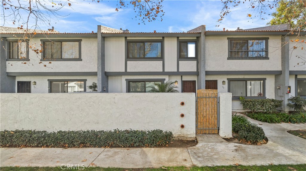 Property Photo:  1910 W Palmyra Avenue 94  CA 92868 