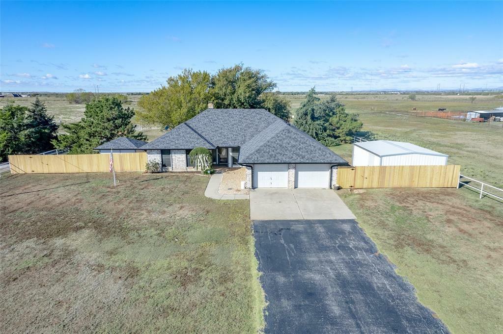 Property Photo: 2205 SE 90th Street OK 73501
