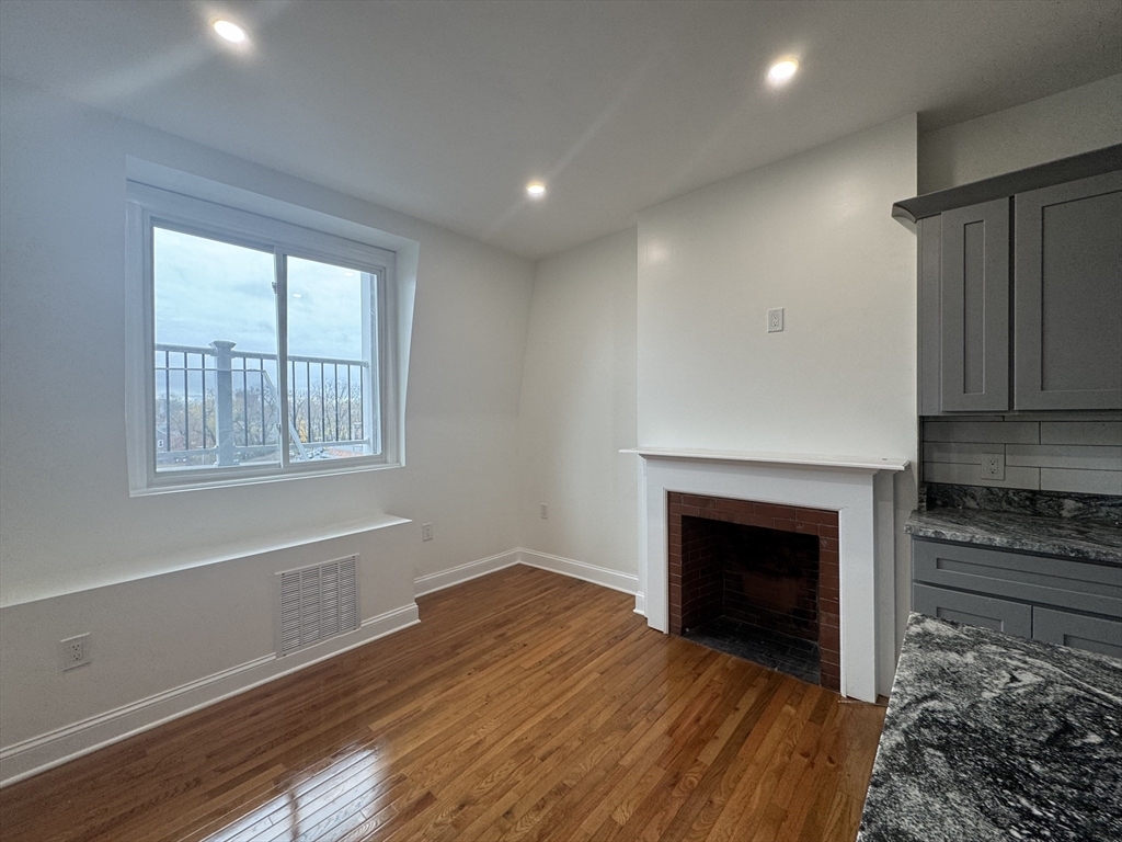 Property Photo:  314 Warren St. 3  MA 02119 