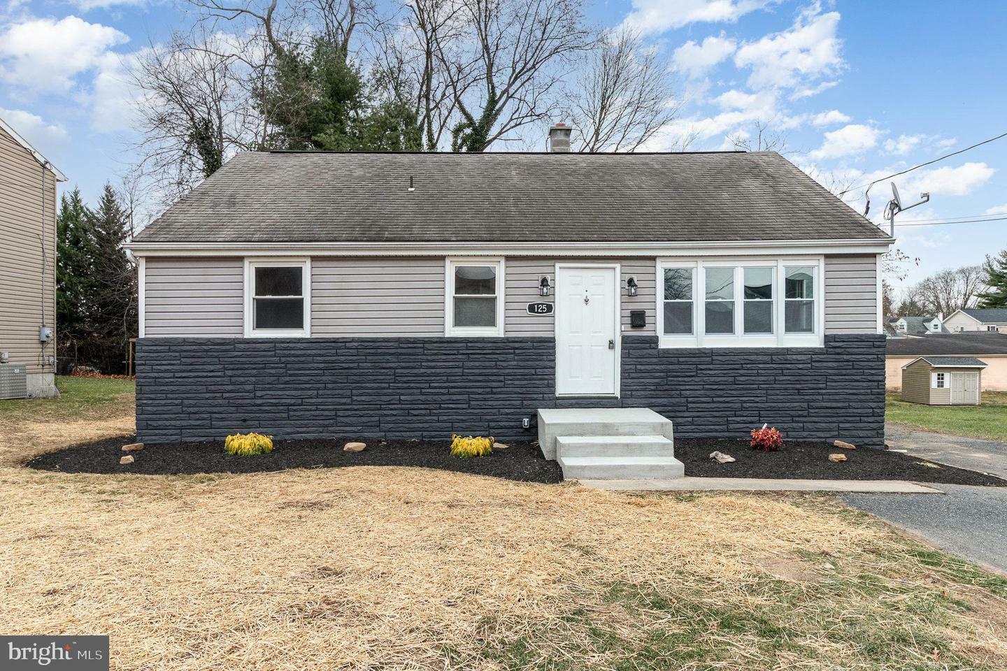 Property Photo:  125 Evergreen Street  PA 17036 