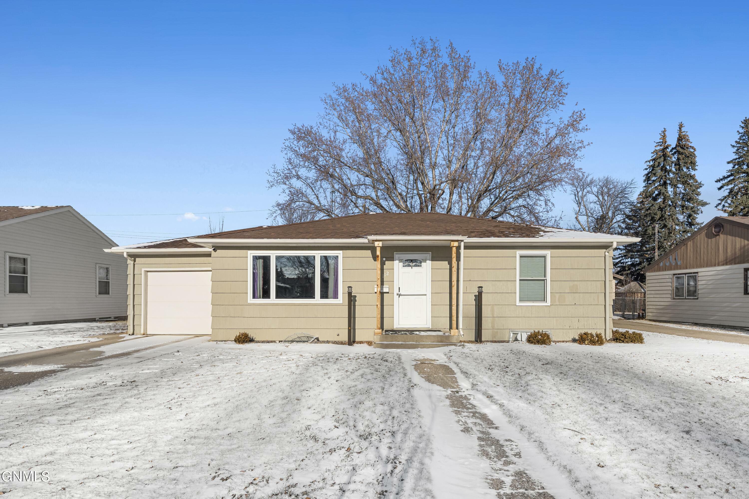 Property Photo:  112 Seminole Avenue  ND 58501 