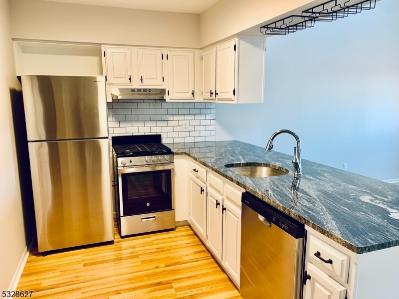 Property Photo: 2 Stowe Ct 6 NJ 07462