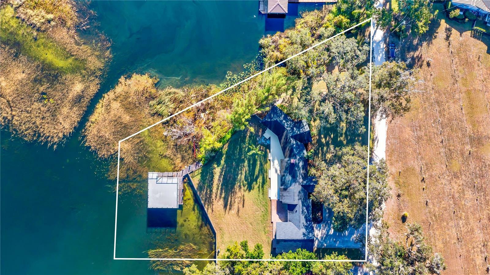 Property Photo: 647 Ridgewood Drive FL 34786