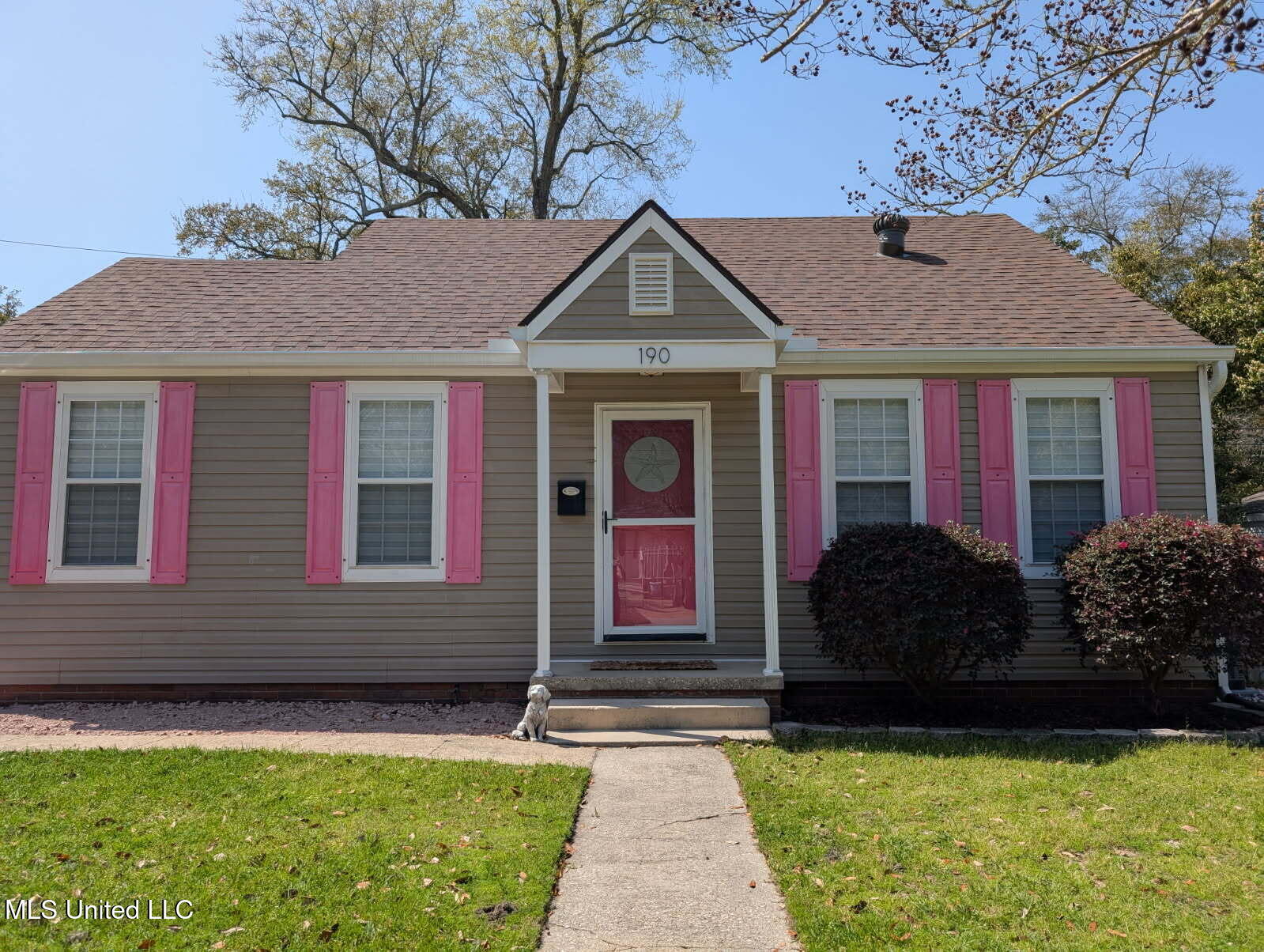 Property Photo:  190 Keesler Circle  MS 39530 