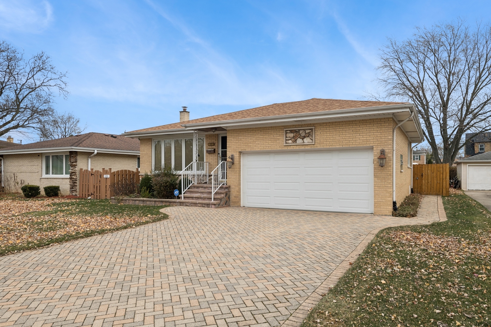 Property Photo:  117 N Aldine Avenue  IL 60068 