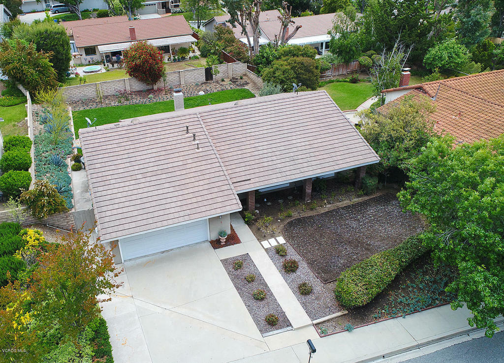 Property Photo:  1502 Briarglen Avenue  CA 91361 