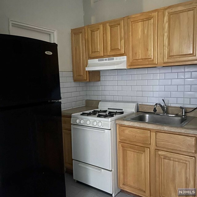 Property Photo:  209 48th Street B4  NJ 07087 