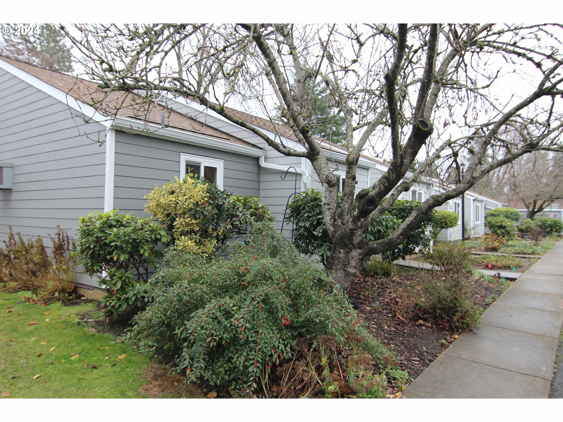 Property Photo:  2742 SE 138th Ave 129  OR 97236 