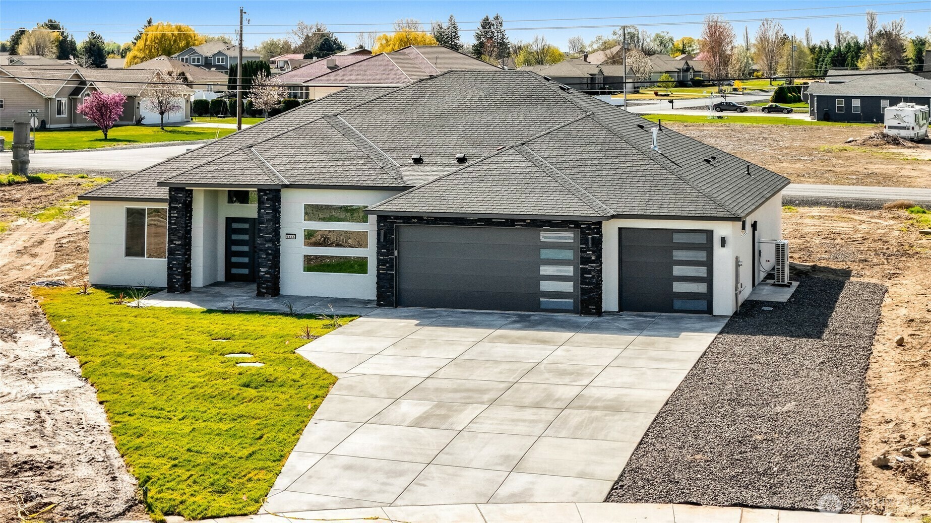 Property Photo: 6435 Rd 2.05 NE WA 98837