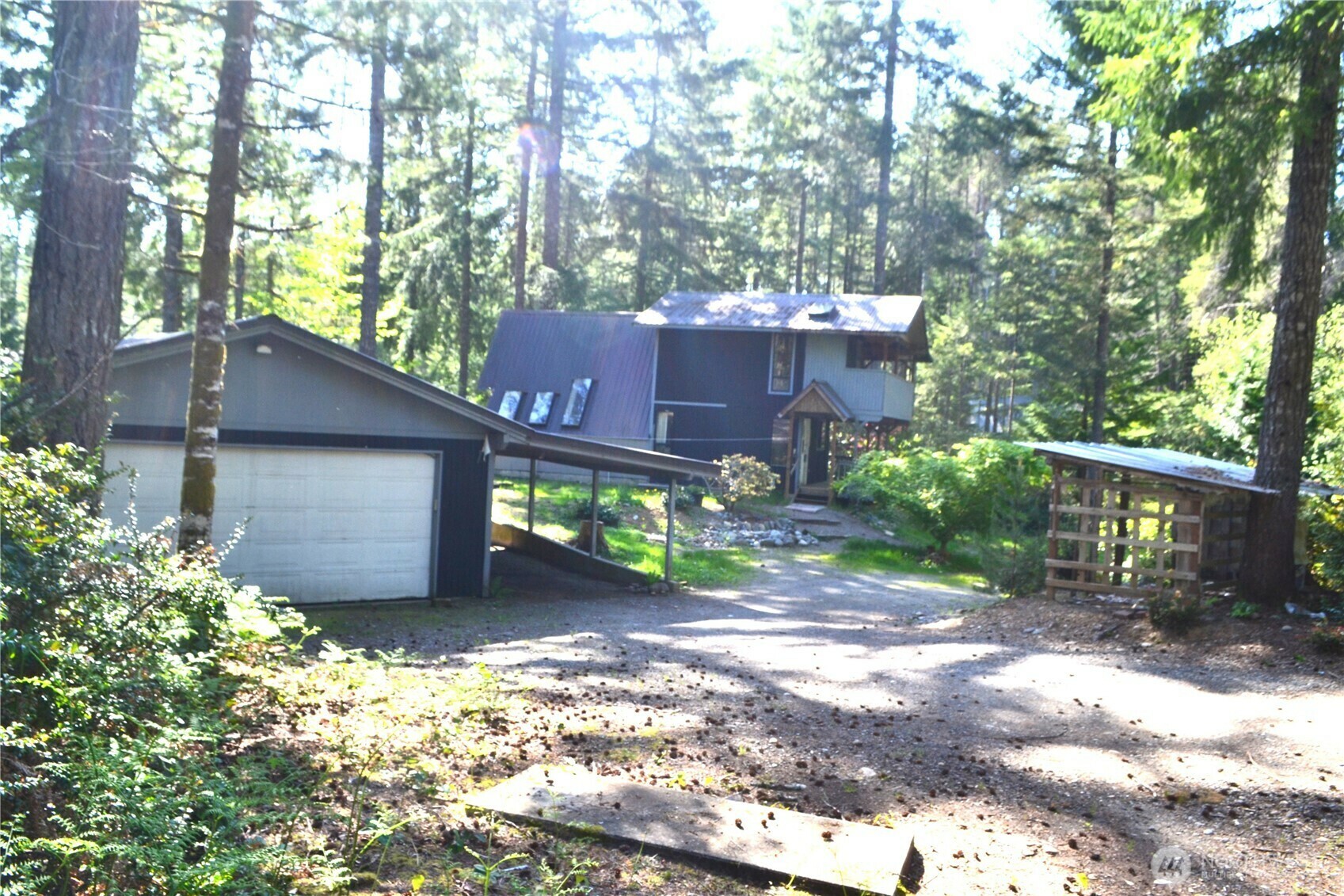 Property Photo: 110 NE Collins Drive E WA 98588