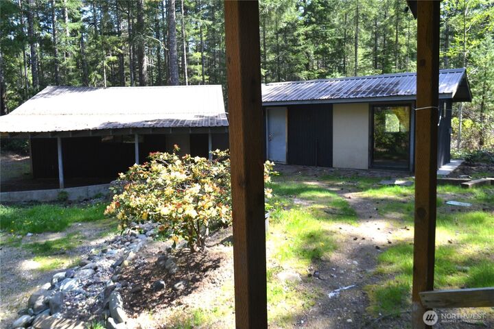 Property Photo:  110 NE Collins Drive E  WA 98588 