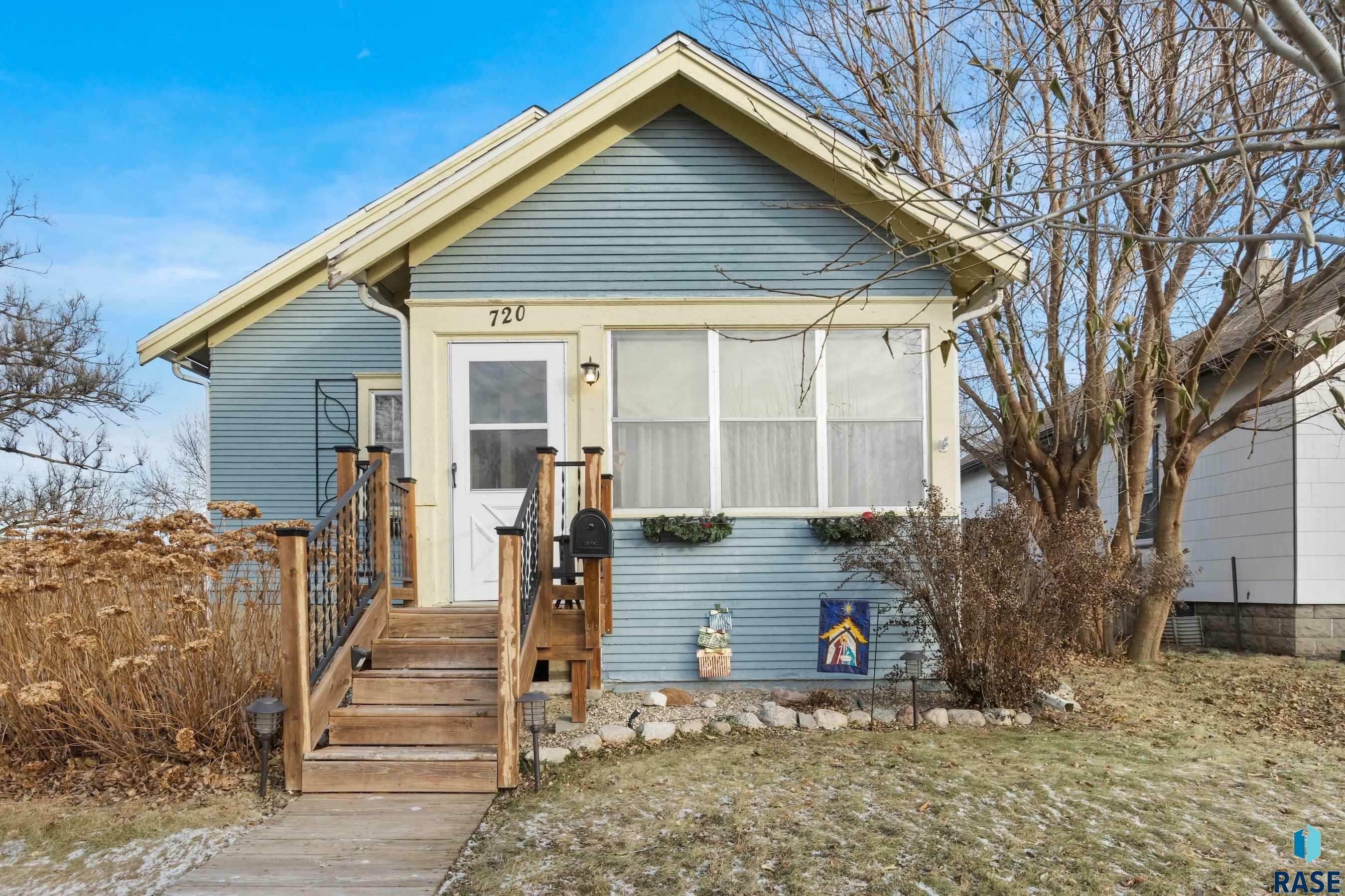 Property Photo:  720 S 3rd Ave  SD 57104 