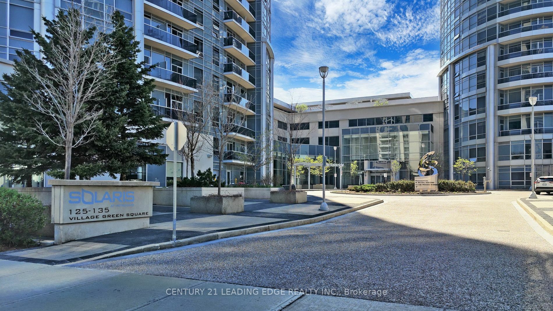 Property Photo:  125 Village Green Sq 2212  ON M1S 0G3 