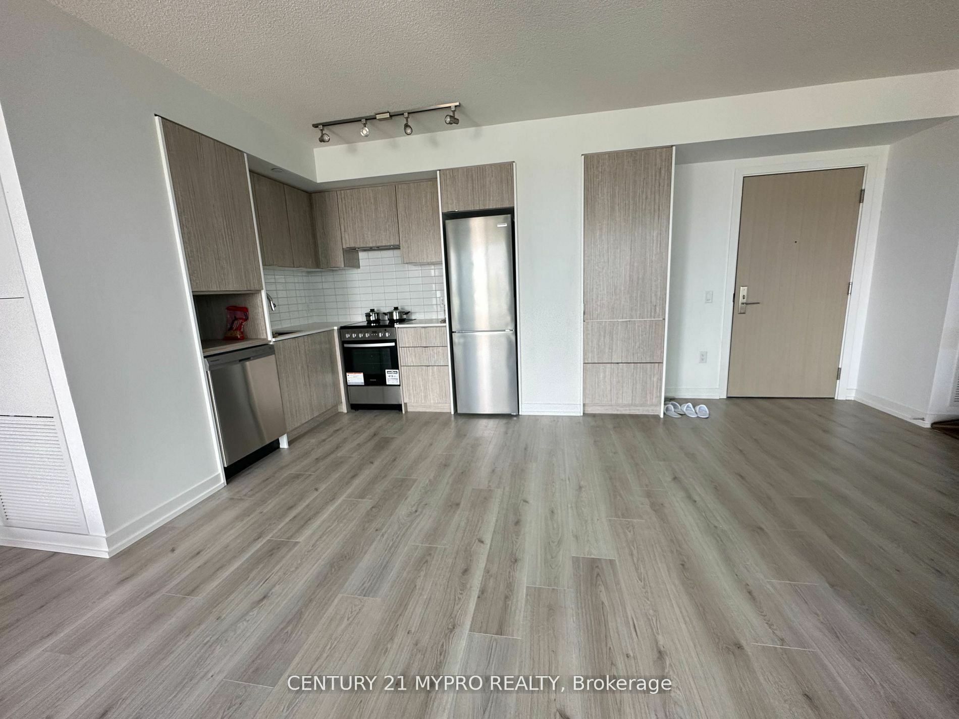 Property Photo:  395 Bloor St E 3803  ON M4W 1H7 