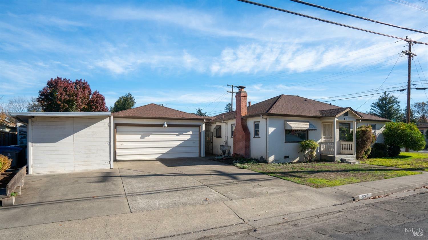 Property Photo:  930 McMinn Avenue  CA 95407 