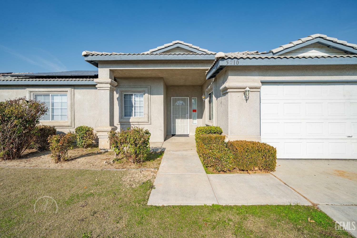 Property Photo:  5210 San Mateo Drive  CA 93307 