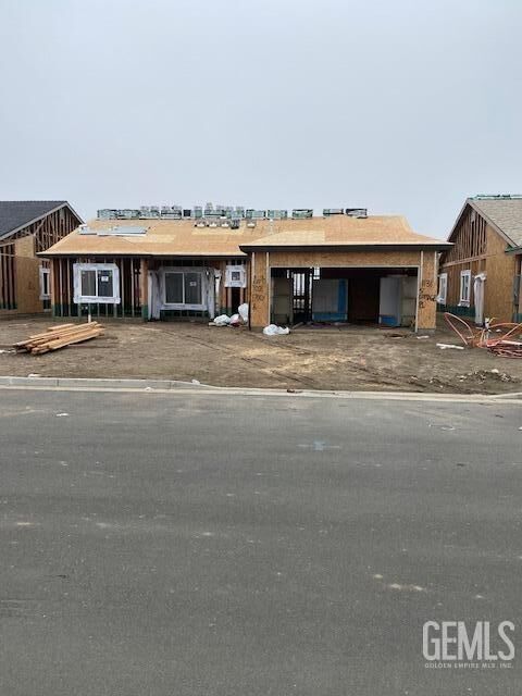 Property Photo:  1131 S Cottage Place  CA 93257 