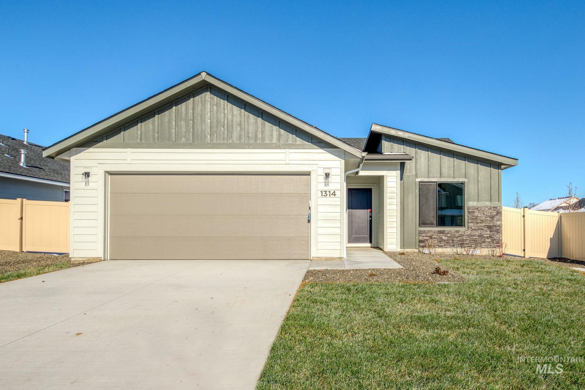Property Photo: 1314 W Crooked River Dr ID 83642