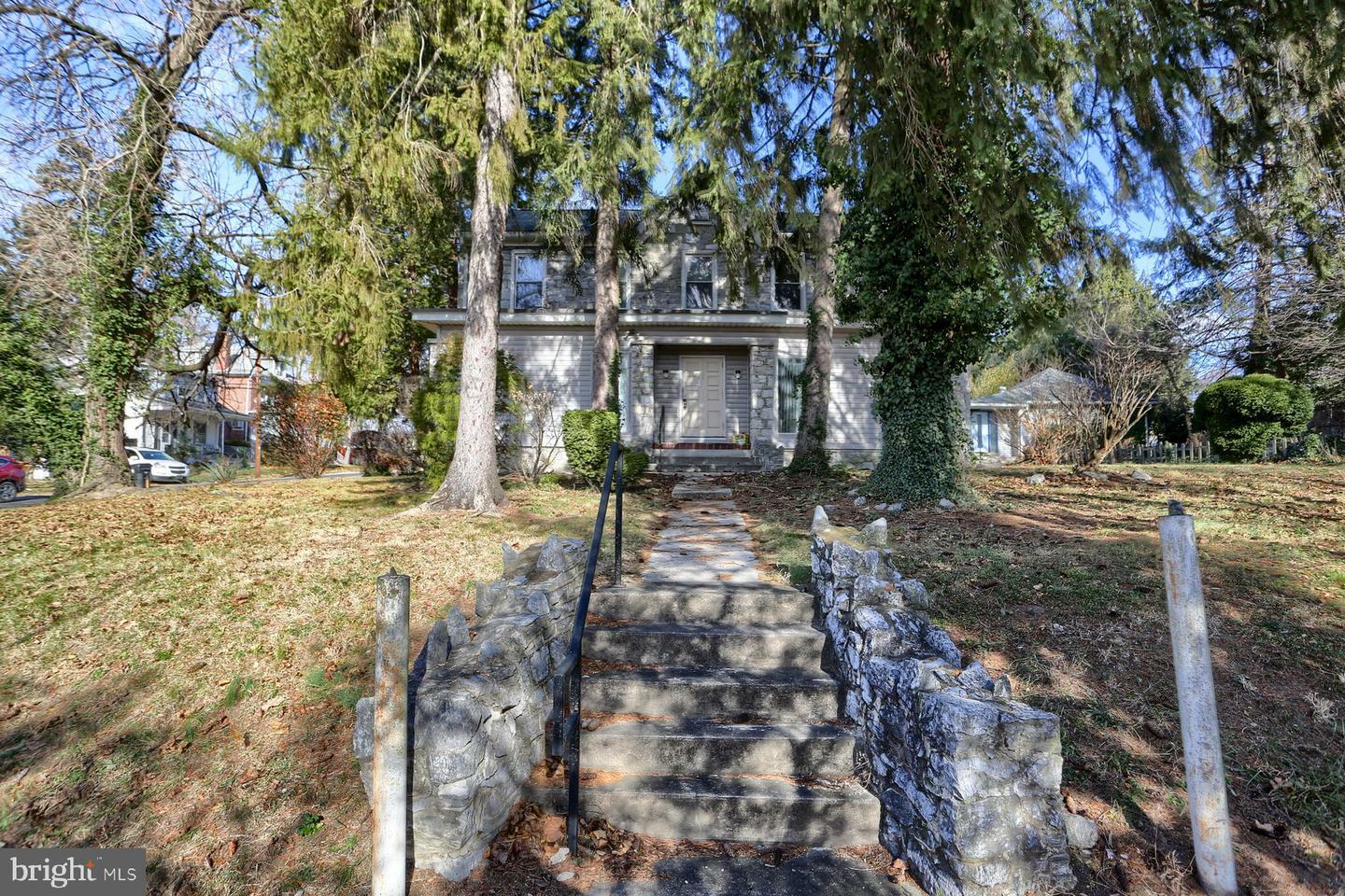 Property Photo:  2600 Woodlawn Street  PA 17111 