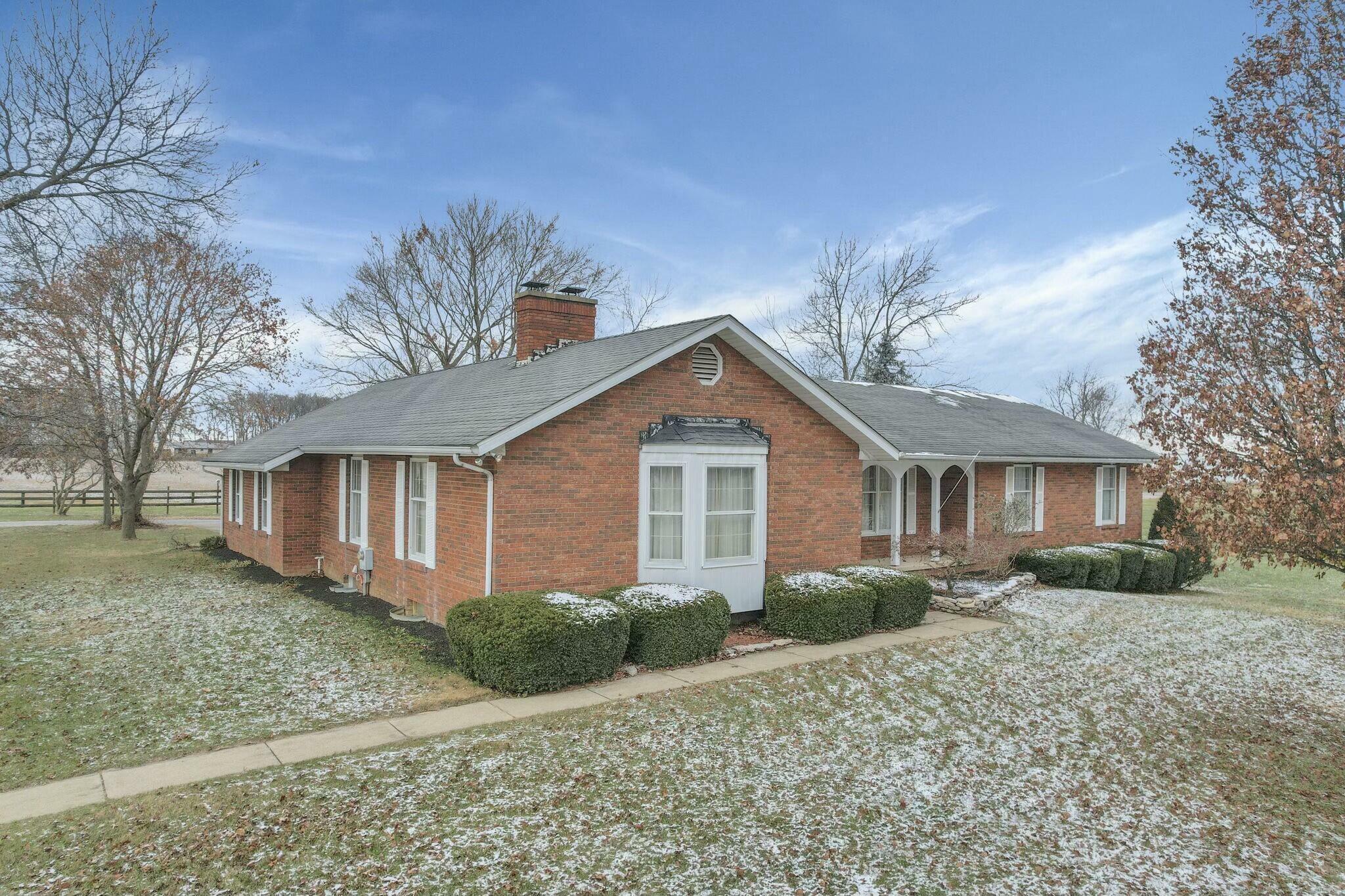 Property Photo: 6015 Lithopolis Winchester Road OH 43110
