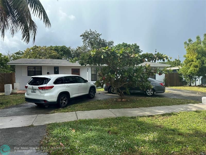 Property Photo:  3140 SW 39th Ave  FL 33023 