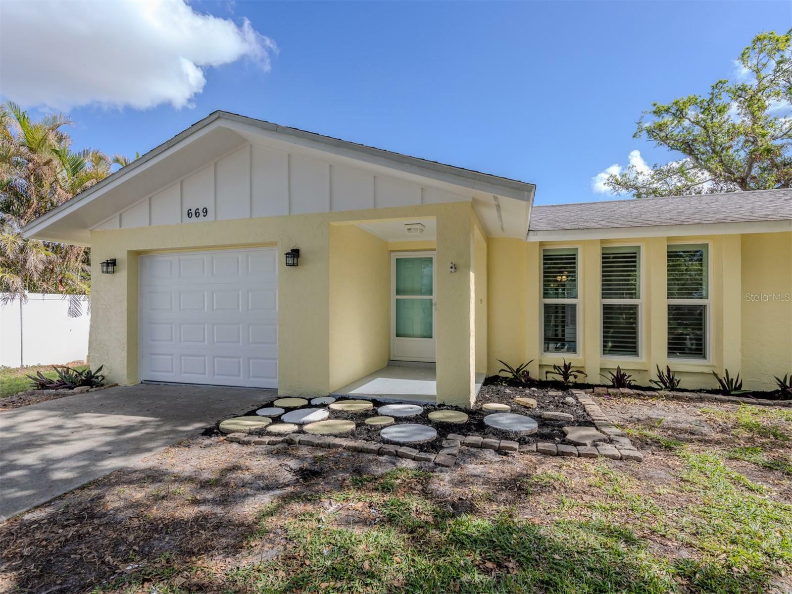 Property Photo:  669 Alligator Drive  FL 34293 