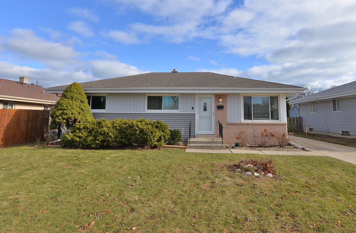 Property Photo: 2713 Jean Ave WI 53404