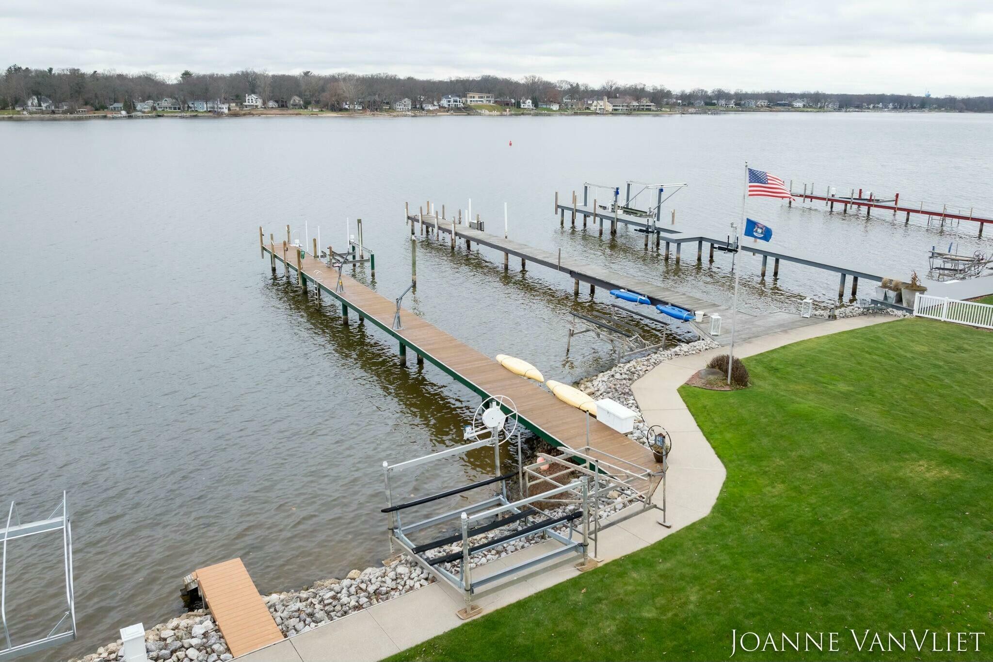 Property Photo: 585 Crescent Drive MI 49423