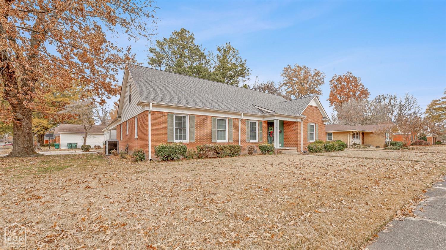 Property Photo:  1620 Willow Street  AR 72315 