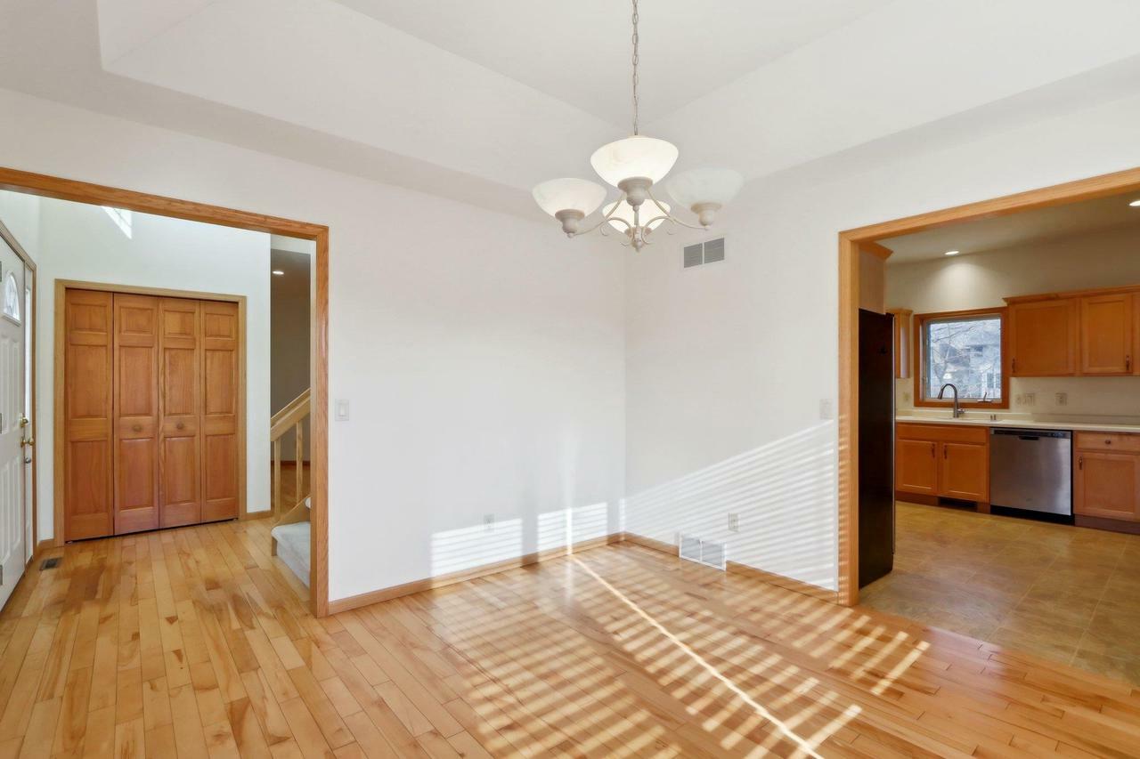 Property Photo:  1805 Maplecrest Drive  WI 53593 