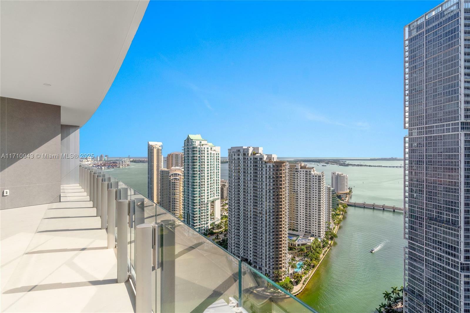 Property Photo:  300 Biscayne Blvd Way 3506  FL 33131 