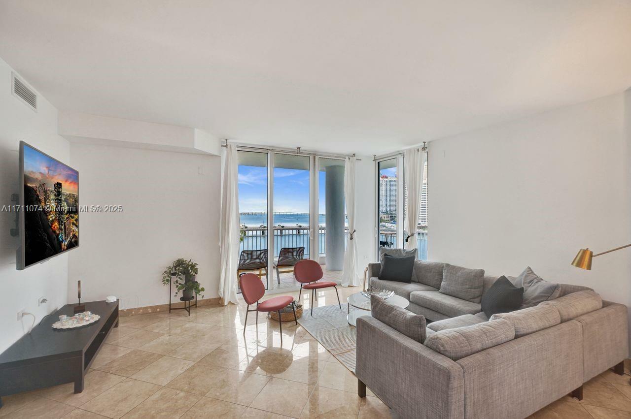 Property Photo:  801 Brickell Key Blvd 601  FL 33131 