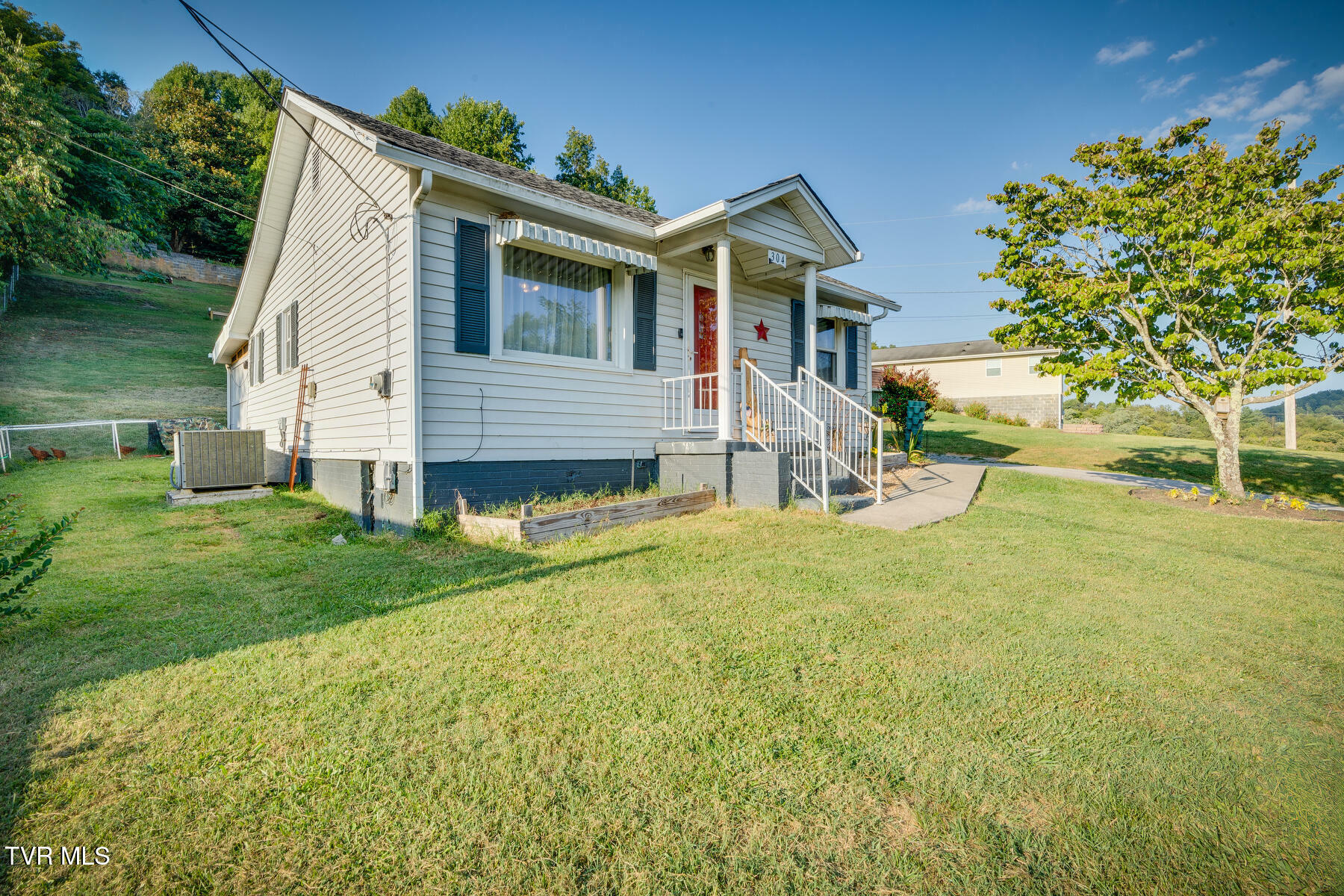 Property Photo:  304 Mohawk Street  TN 37665 