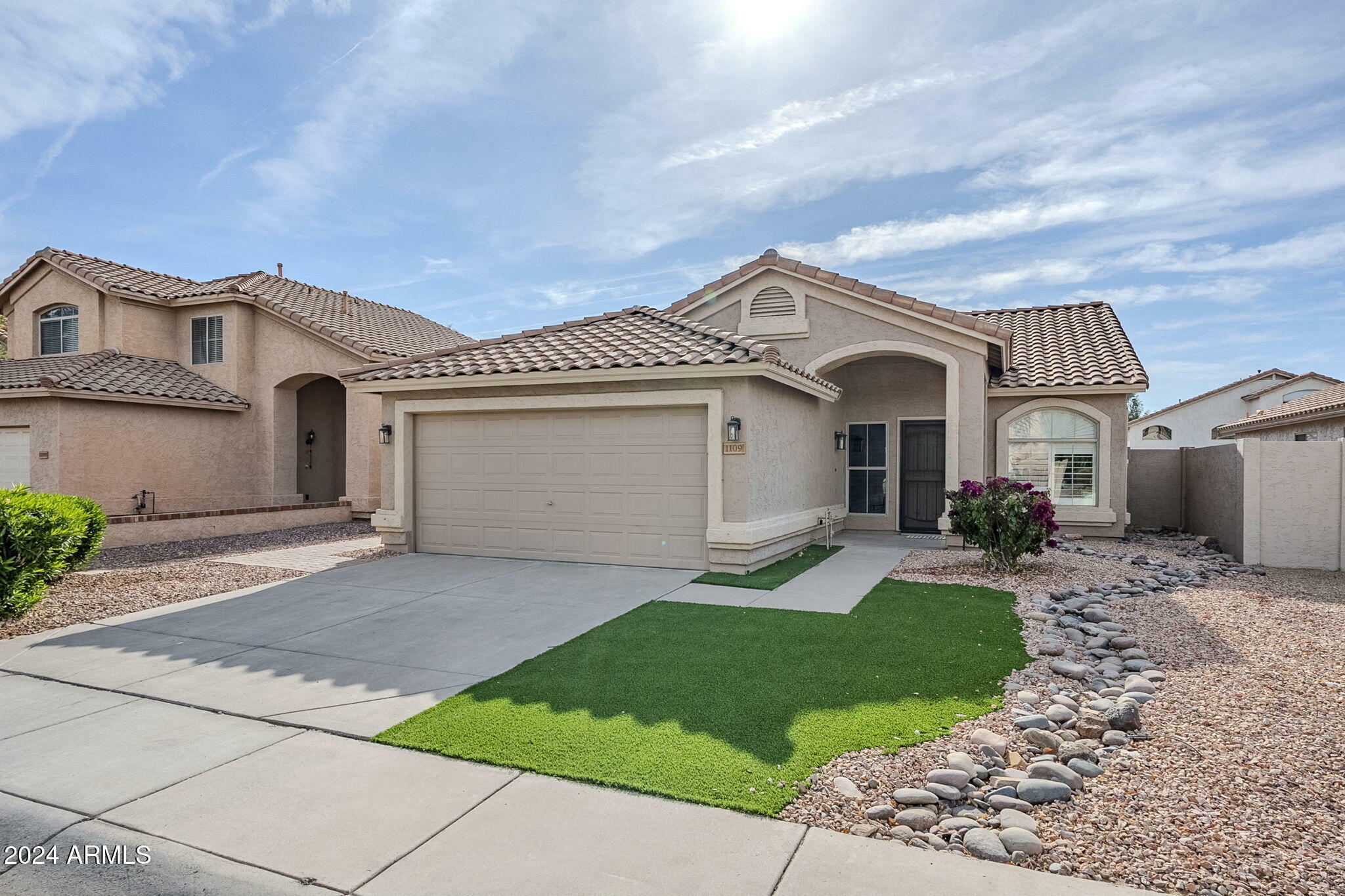 Property Photo: 1109 W Seagull Drive AZ 85286