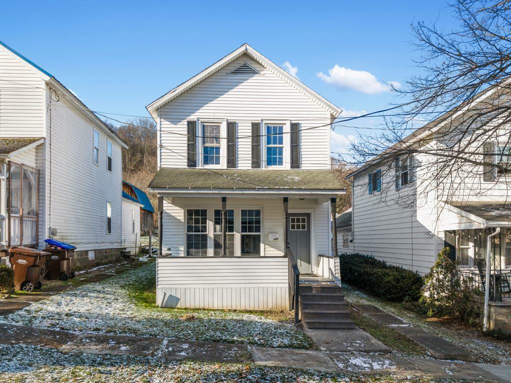 Property Photo:  517 Jones Street  PA 16354 