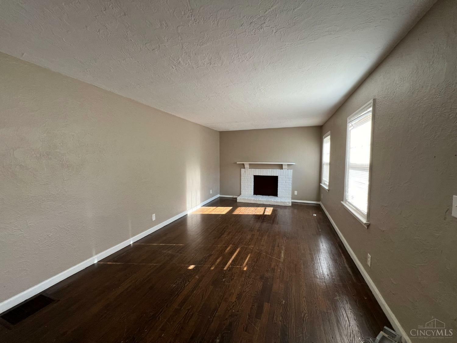 Property Photo:  1803 Ashbrook Drive  OH 45238 