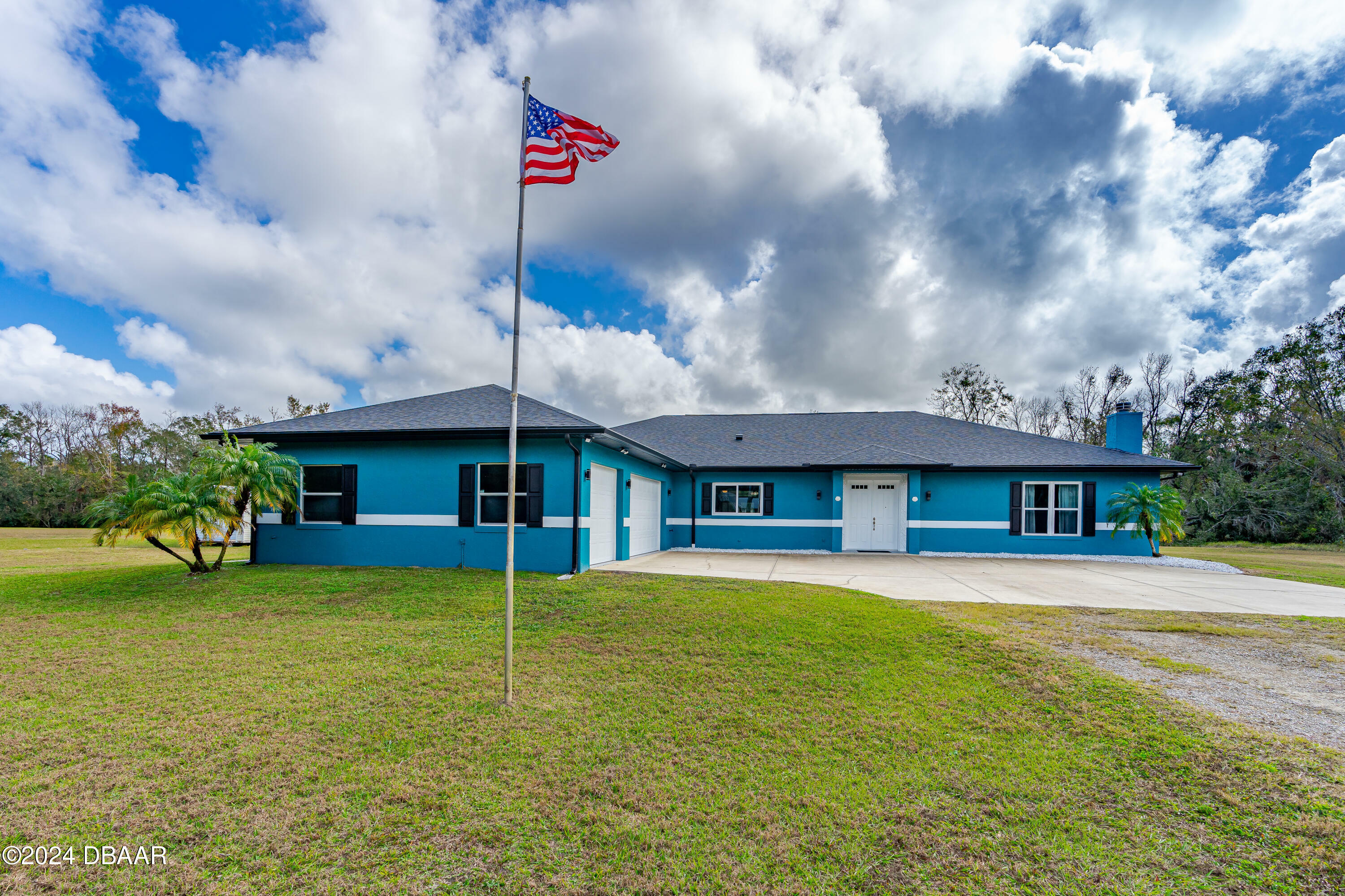 Property Photo:  1975 Spruce Creek Circle N  FL 32128 