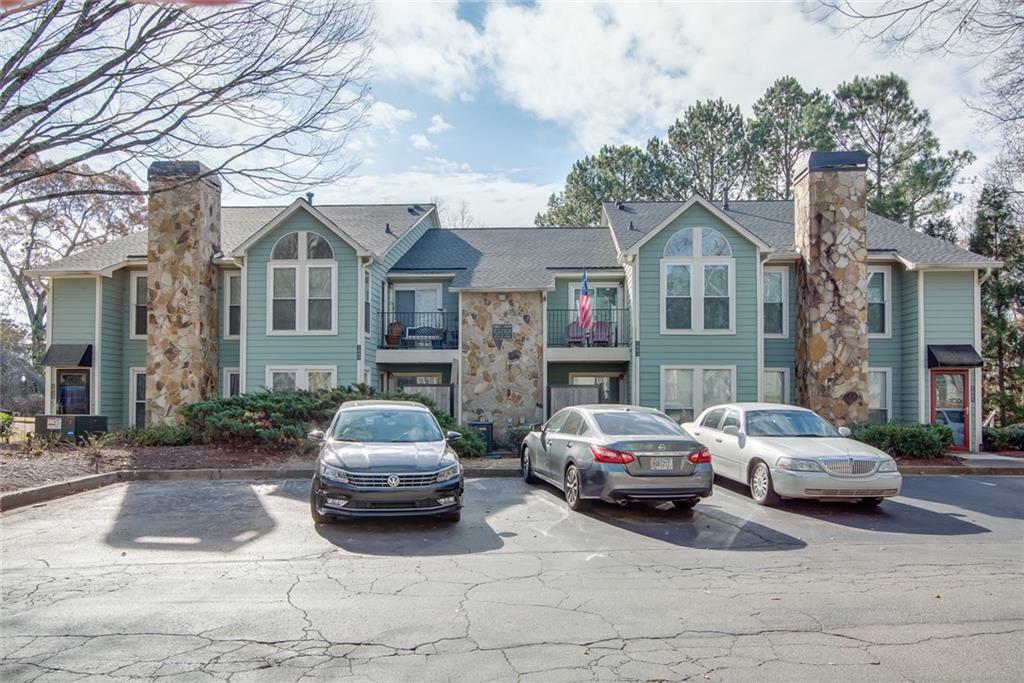 Property Photo:  1019 Canyon Point Circle  GA 30076 