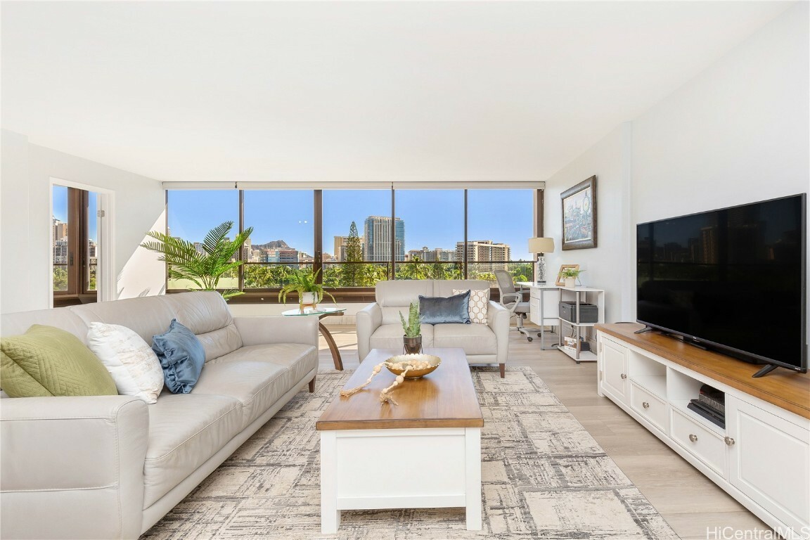 Property Photo: 1910 Ala Moana Boulevard 8C HI 96815