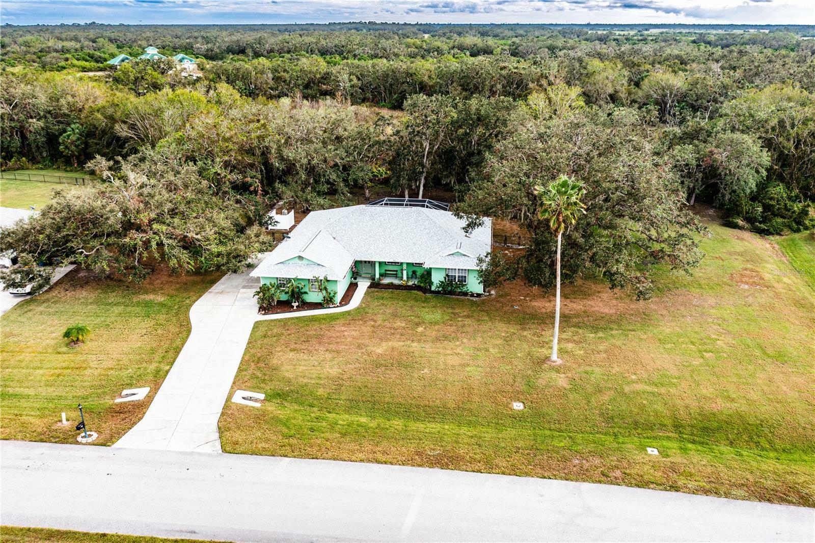 Property Photo:  1496 Palm View Road  FL 34240 