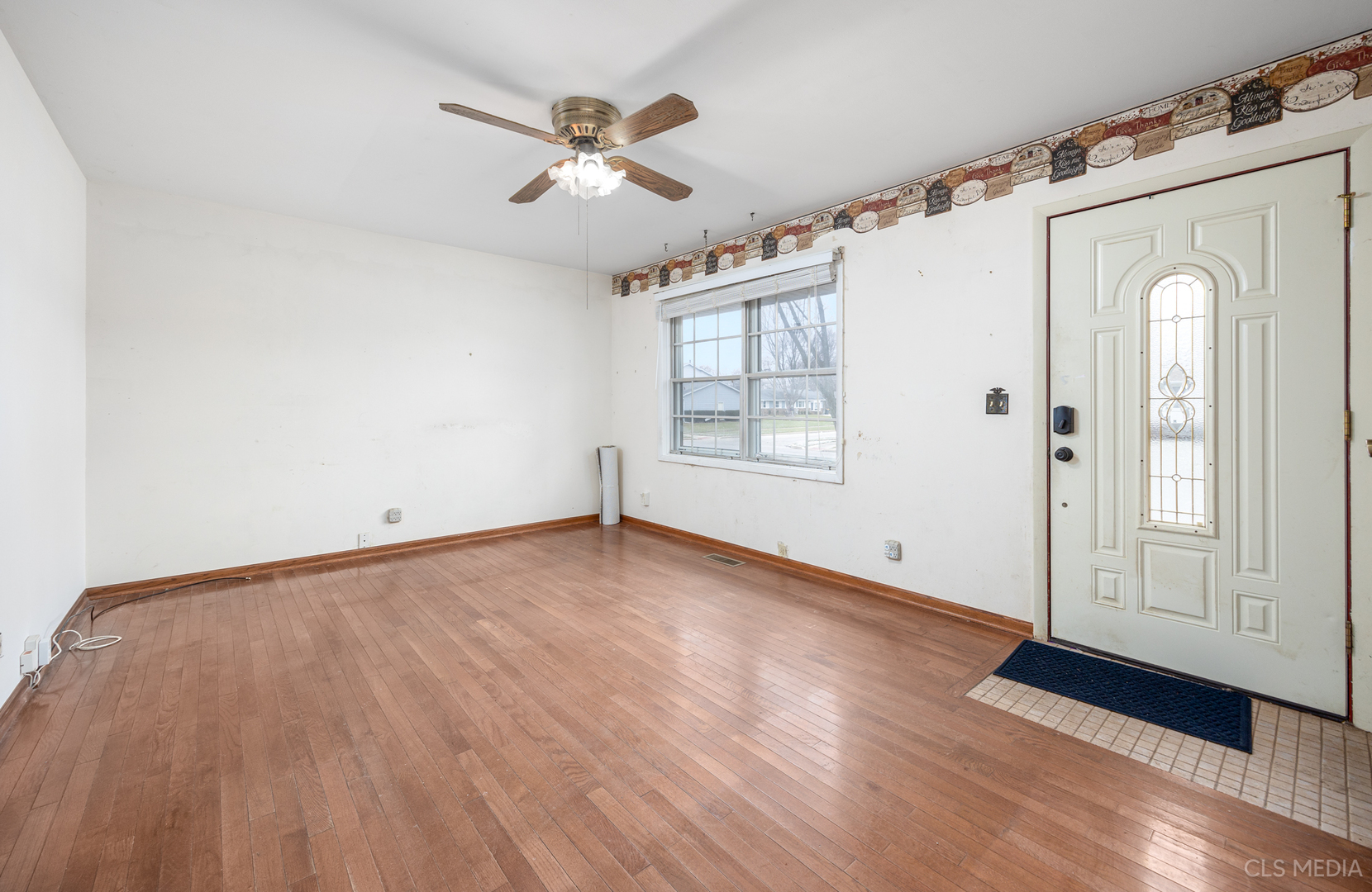 Property Photo:  718 Stowell Avenue  IL 60107 