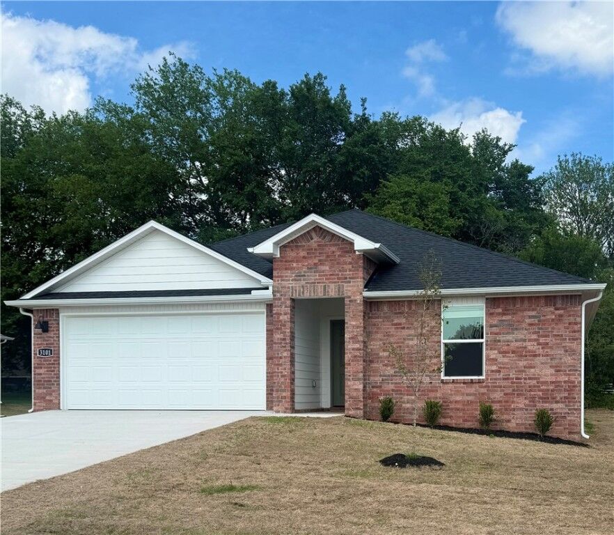 Property Photo: 3101 N Bella Street AR 72761