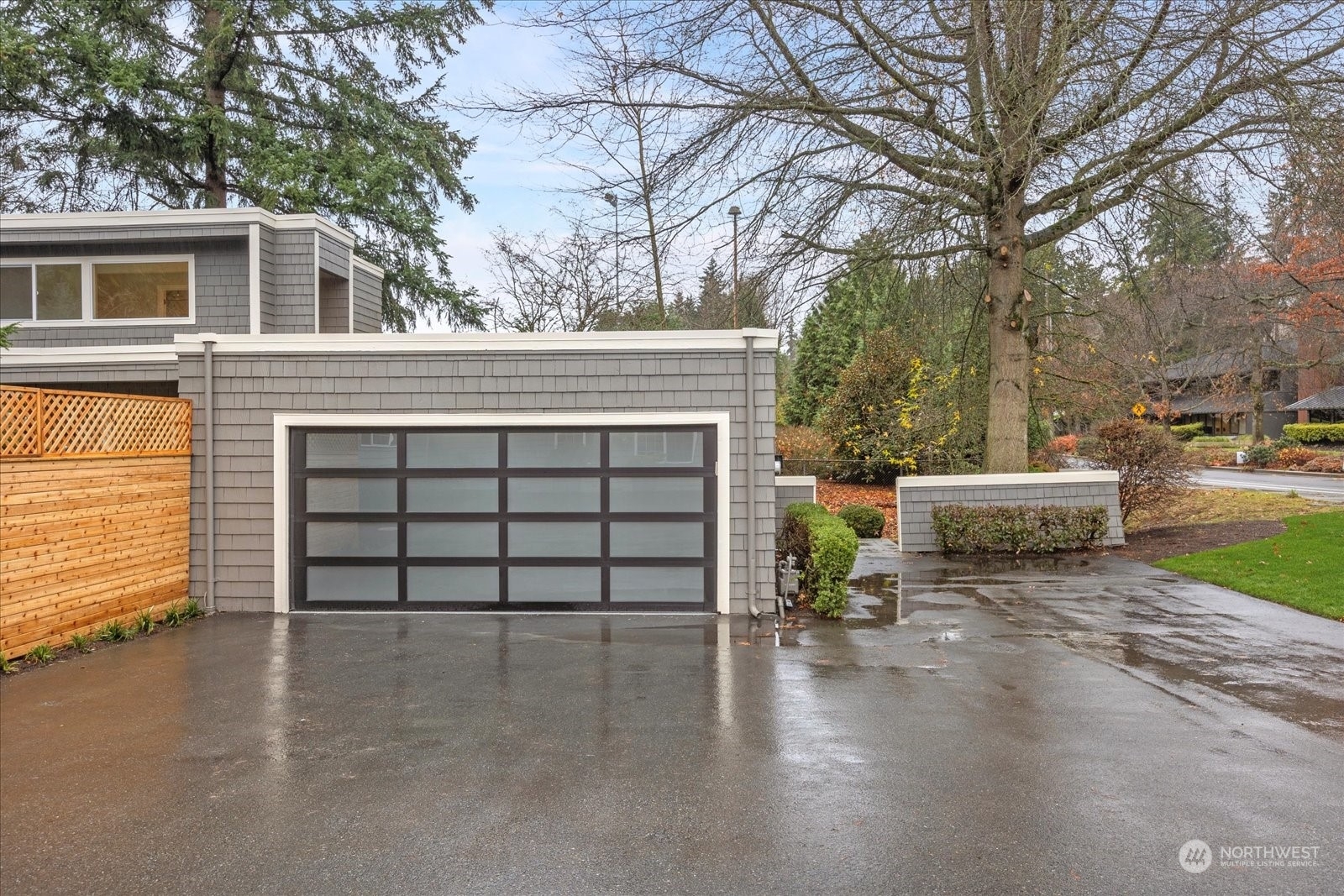 Property Photo:  1825  112th Avenue NE  WA 98004 