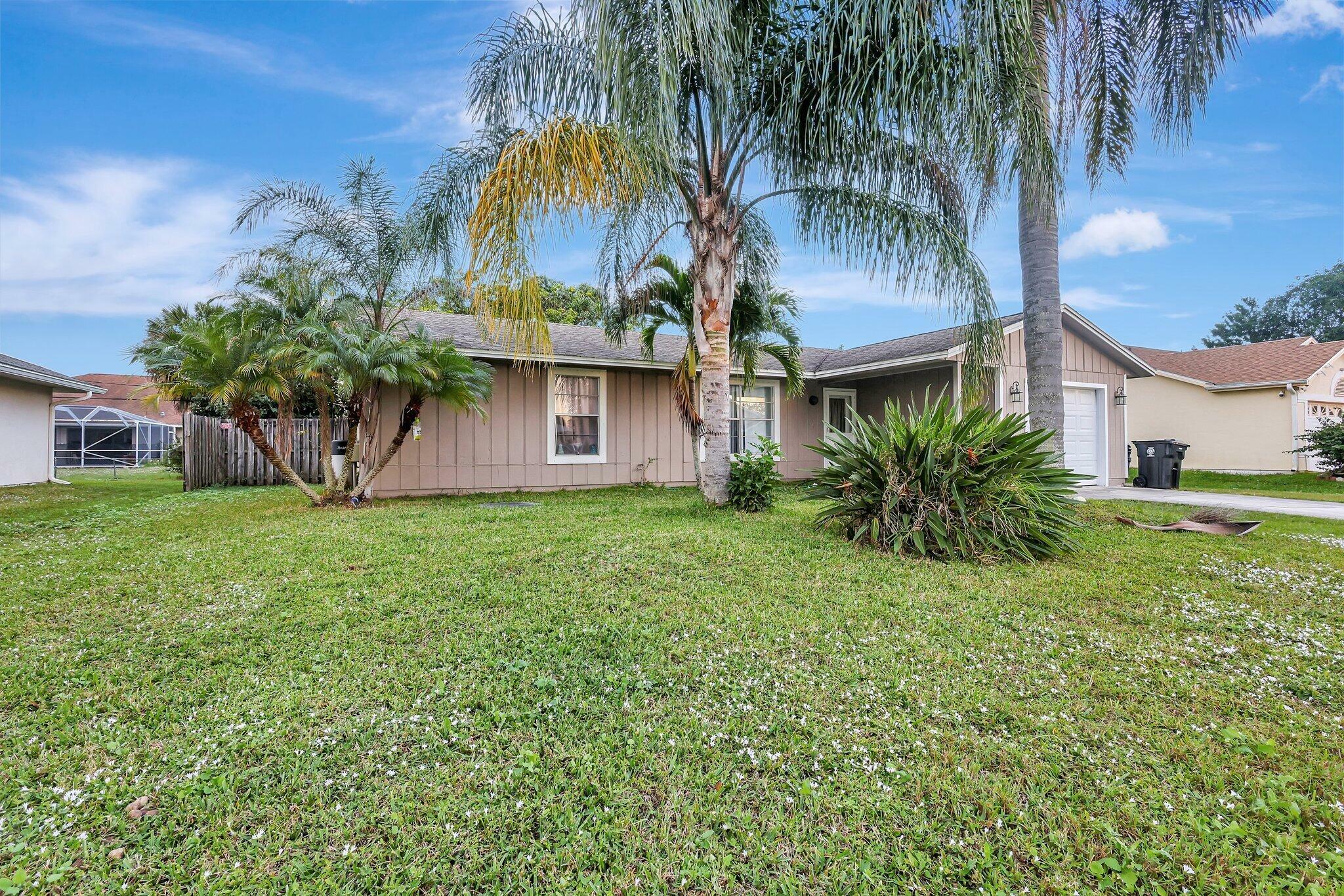 Property Photo:  1285 SW Avens Street  FL 34983 