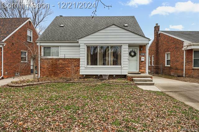 Property Photo:  9340 Salem  MI 48239 